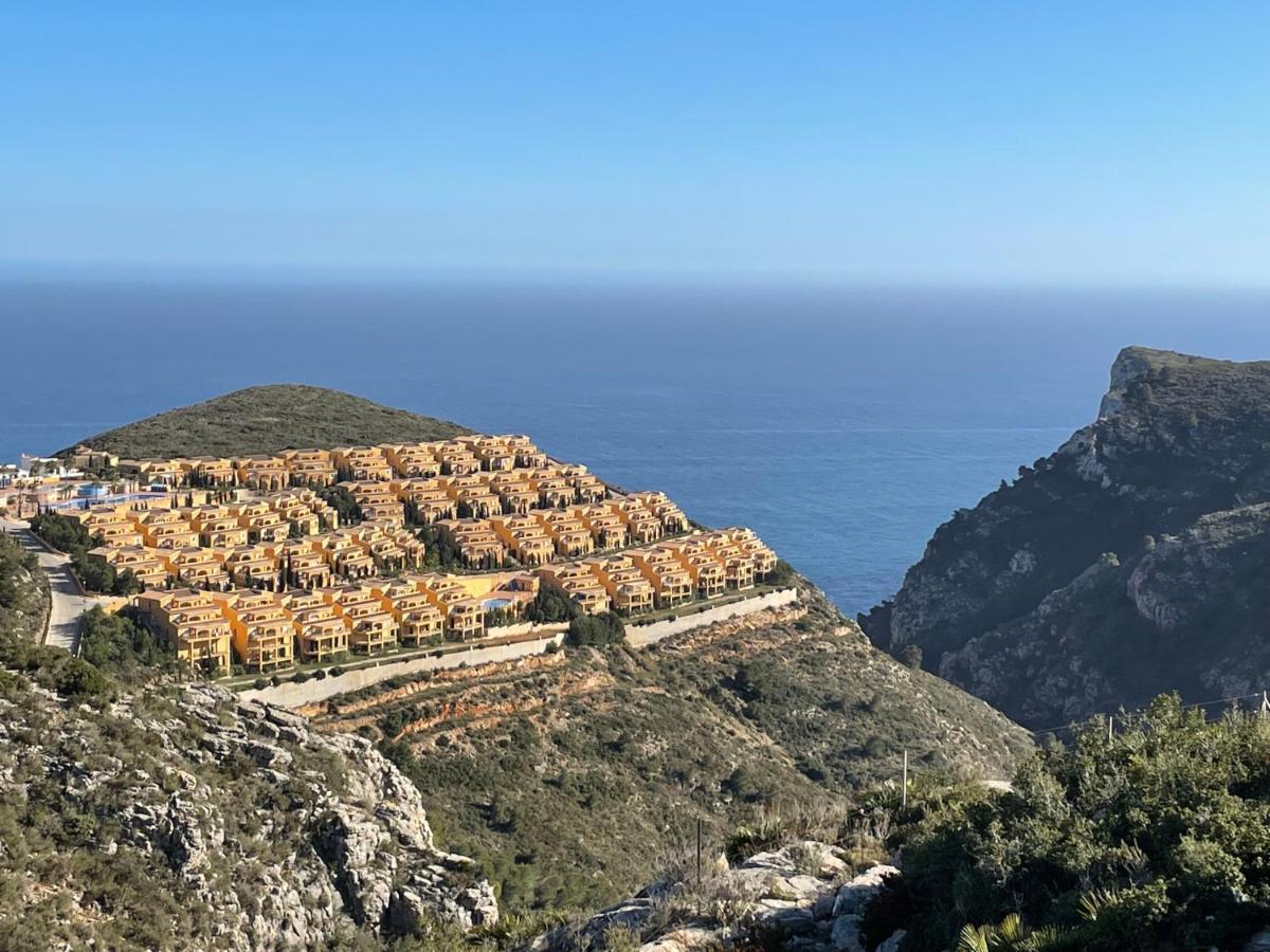 Апартаменты Tranquility, Sun, Breathtaking Views & 7 Minutes Drive To Sea Бенитачель Экстерьер фото