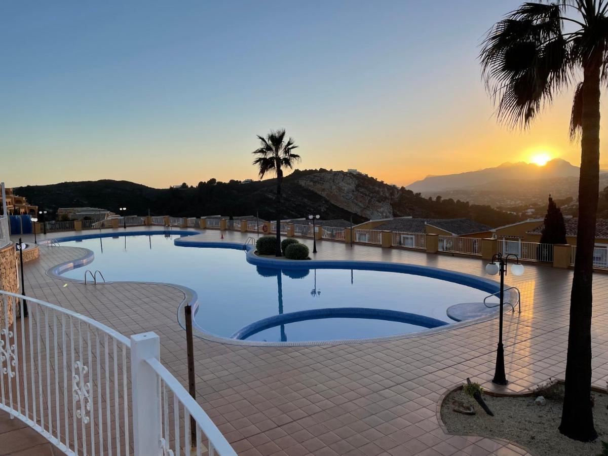 Апартаменты Tranquility, Sun, Breathtaking Views & 7 Minutes Drive To Sea Бенитачель Экстерьер фото