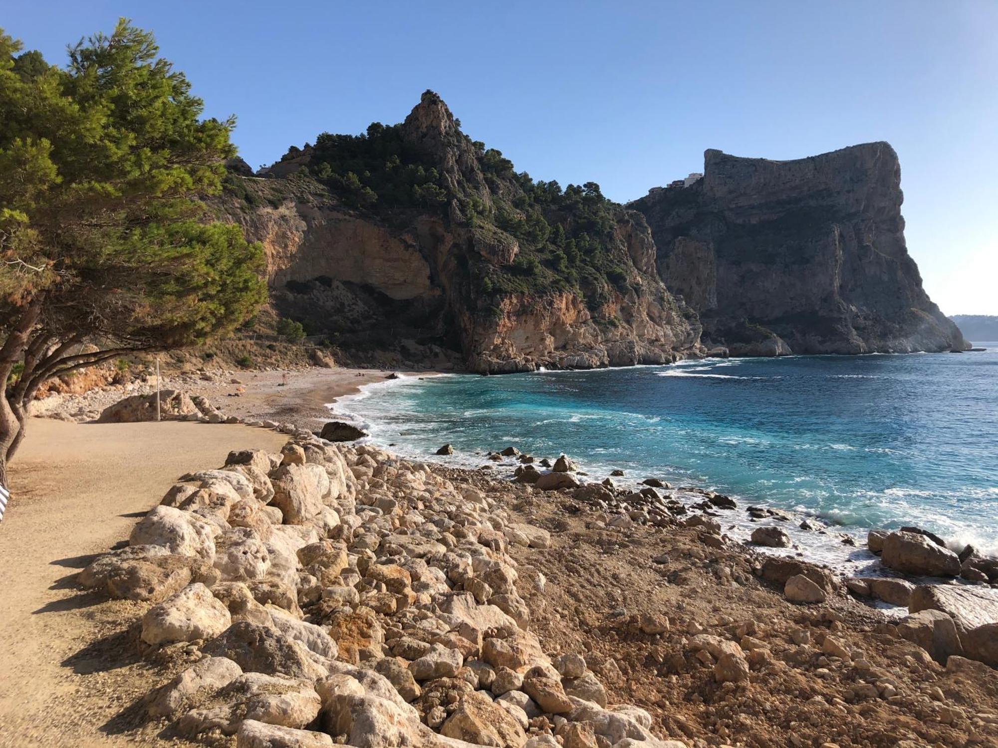 Апартаменты Tranquility, Sun, Breathtaking Views & 7 Minutes Drive To Sea Бенитачель Экстерьер фото
